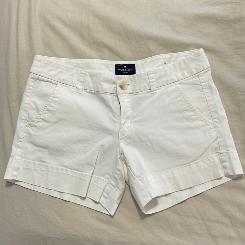 American Eagle Outfitters 🦅 white MIDI chino Shorts